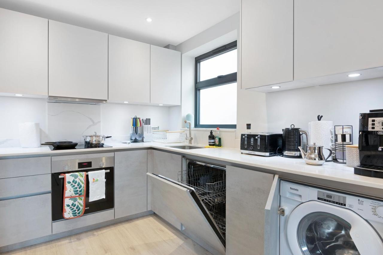 Spacious, 3 Bedroom, 2 Bathroom, Surbiton Εξωτερικό φωτογραφία