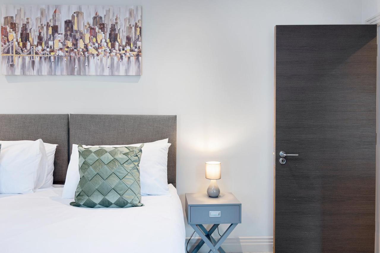 Spacious, 3 Bedroom, 2 Bathroom, Surbiton Εξωτερικό φωτογραφία